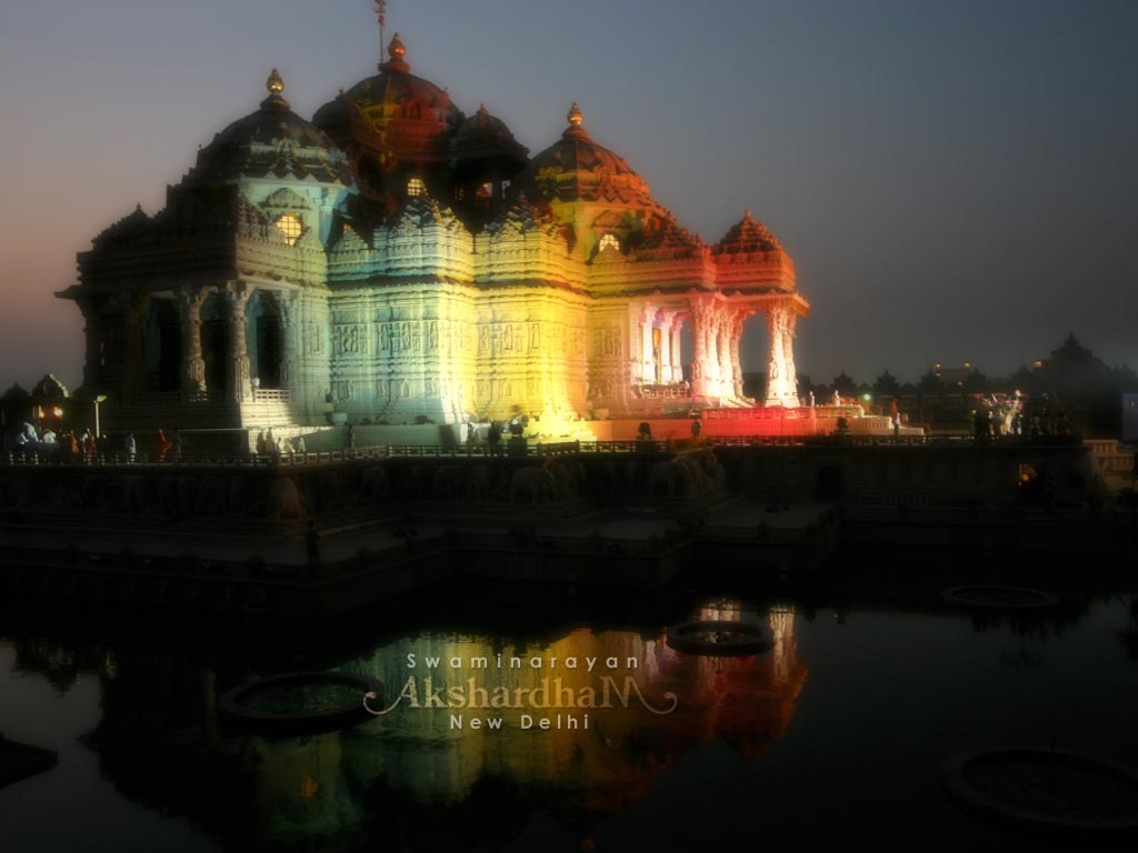 akshardham at night