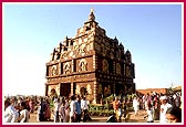 Thousands thronged for darshan at the temporary mandir