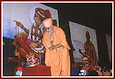 Pramukh Swami Maharaj lights the lamp and inaugurates the Bicentenary Celebrations 