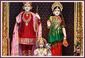 Shri Sita Ram and Shri Hanumanji