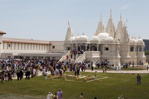 http://www.swaminarayan.org/globalnetwork/america/images/torontomandirf.jpg