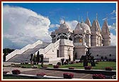 Shree BAPS Swaminarayan Mandir, London