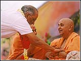 Dr. Subramaniyam meets Swamishri