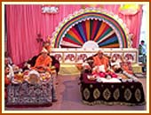 Pujya Balmukund Swami presides over the maha-puja.