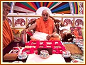 Swamishri engrossed in his morning worship of the Lord.