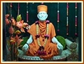 The holy murti of Shastriji Maharaj in the Akshar Deri.