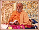 Reading the Shikshapatri