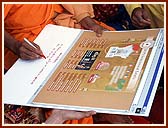 Swamishri inaugurating the Sanstha's renovated website: www.swaminarayan.org