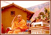 The assembly was blessed with a divine discourse from Swamishri