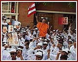 Swamishri pays a glowing  tribute to the efforts of children on World Anti-Tobacco Day