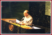 Hon. Dr. L.M.Singhvi, Jain Scholar and Member of Parliament of India, addressing the gathering 