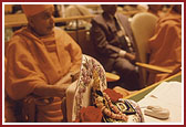 Lord Harikrishna Maharaj graces the Millennium World Peace Summit 