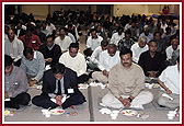 Devotees participating during Chopada pujan