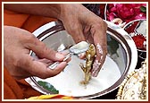 Panchamrut snan (bath) of Thakorji