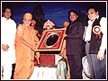 Vilasrao Deshmukh, Chief minister of Maharashtra, presented  Swamishri with the 'Gujarat Gaurav' award