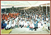 While Swamishri performs his morning puja, devotees from different corners of the world are engrossed in darshan