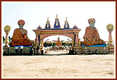 Swaminarayan Nagar', the festival site, was inaugurated amidst Vedic rites by Pujya Mahant Swami and Shri Bipinbhai Vakil, President of Municipal Corporation of Anand 