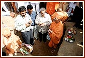 Pujya Doctor Swami, Mr. K.S.N.Murthy, Mr.Nageshwar Rao and Mr. D. Prasad, donor representatives, perform the foundation stone laying ceremony