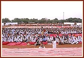 Dedication assembly in the presence of Swamishri of 18 earthquake-hit schools rebuilt by BAPS in Surendranagar district