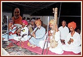 Evening cultural assembly in the BAPS tin-tent city, Bhuj