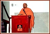 Amrutnandan Swami addresses the kishores