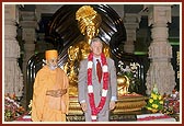 Before the murti of Bhagwan Swaminarayan