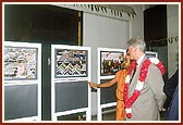 The photographic exhibition on the BAPS Gujarat earthquake relief work interests the former president