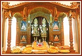 The murtis of Shri Akshar Purushottam Maharaj from old mandir re-installed in the Sukhshaiya with Guru Parampara, Sankari 