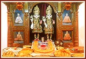 The murtis of Shri Akshar Purushottam Maharaj from old mandir re-installed in the Sukhshaiya with Guru Parampara, Sankari 
