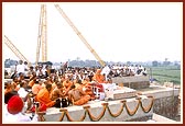Swamishri, sadhus and devotees during the rituals of the stone-laying ceremony