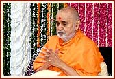 Swamishri  performs his morning puja at the Akshardham site