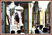 Mangala arti at Akshar Deri