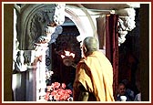 Mangala arti at Akshar Deri