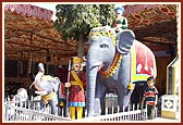 The elephants in front of the mandir