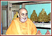 Swamishri sanctifies the storeroom for the Annakut food items