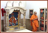 Doing pradakshina in Shastriji Maharaj's room