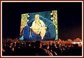 On site, the vast multitude of devotees enjoyed the proximity of Swamishri through two giant video screens