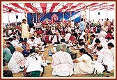  1570 couples from India and abroad participated in the Swaminarayan Mahamantra Bicentenary Yagna for World Peace