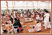  1570 couples from India and abroad participated in the Swaminarayan Mahamantra Bicentenary Yagna for World Peace