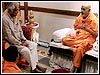 Hon. Defence Minister of India, George Fernandes, meets Pramukh Swami Maharaj, Sarangpur, Gujarat
