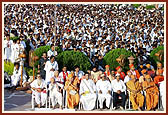 Views of the audience seated in the condolence assembly