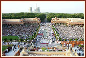 Views of the audience seated in the condolence assembly