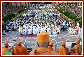 Views of the audience seated in the condolence assembly