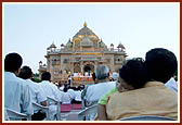 Views of the main monument and audience 