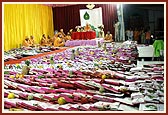 Swamishri engaged in Chopada pujan ritual