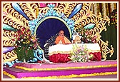 Swamishri's morning puja in Naimisharanya at Akshardham, Gandhinagar
