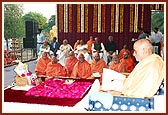 Swamishri's morning puja in Naimisharanya at Akshardham, Gandhinagar