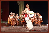 The teenagers and children of BAPS perform traditional folk dances