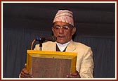 Devotee Shri Lila Bhagat of Nepal reads a proclamation ...