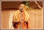 Pujya Ishwarcharan Swami gives a brief outline of the mandir project